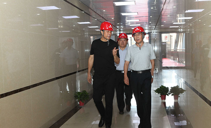河津市委副書記市長何偉來集團調研