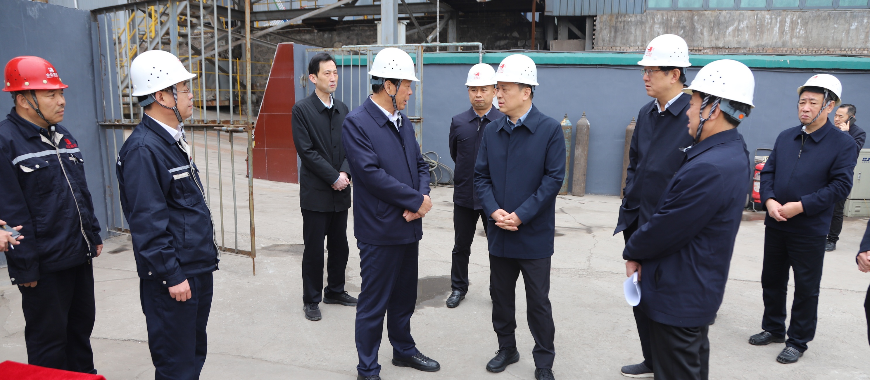 王云深入宏達集團調研重點項目